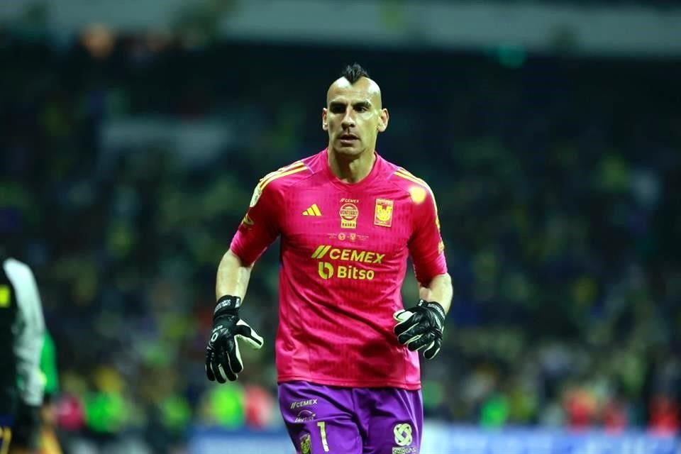 Nahuel Guzmán durante la Final de vuelta entre Tigres y América que ganaron los azulcremas.