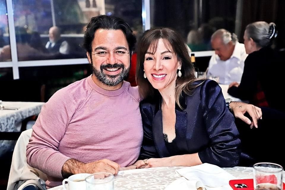 Enrique Carlín y Daniela Garza