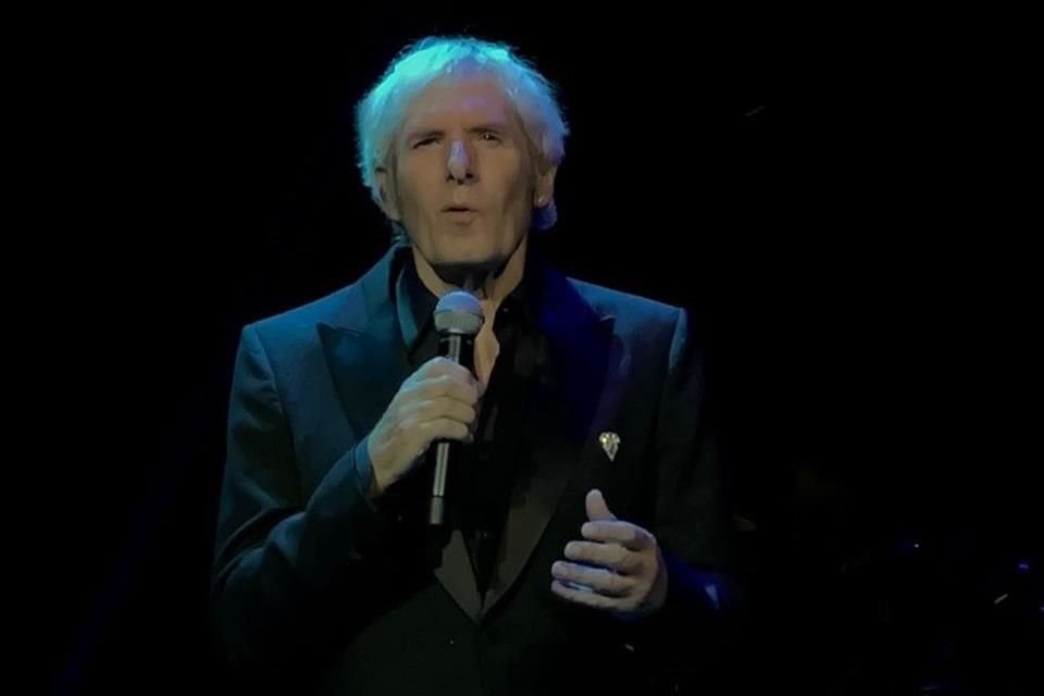 El cantautor Michael Bolton reveló que le extirparon un tumor cerebral en una cirugía de emergencia; está en recuperación.