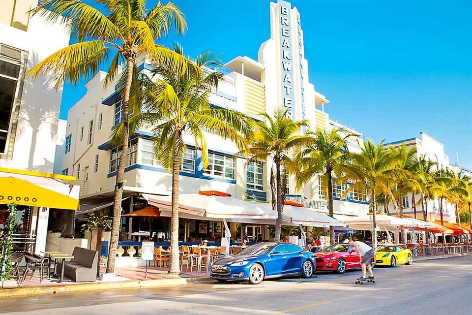 'Art Déco' Historic District impresiona por sus hoteles con estética art déco.