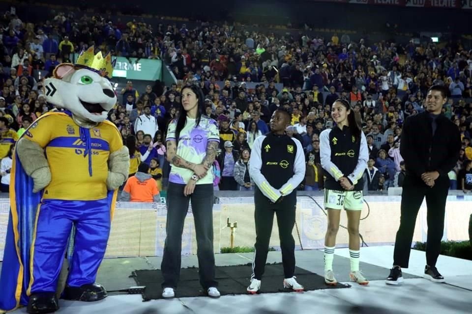 Jenni Hermoso, Alison González y Thembi Kgatlana, refuerzos de Tigres Femenil para el Clausura 2024, fueron presentadas en el Uni.