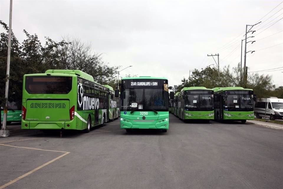 Los camiones entregados ayer serán operados por las rutas 107, 203, 223 y 214.