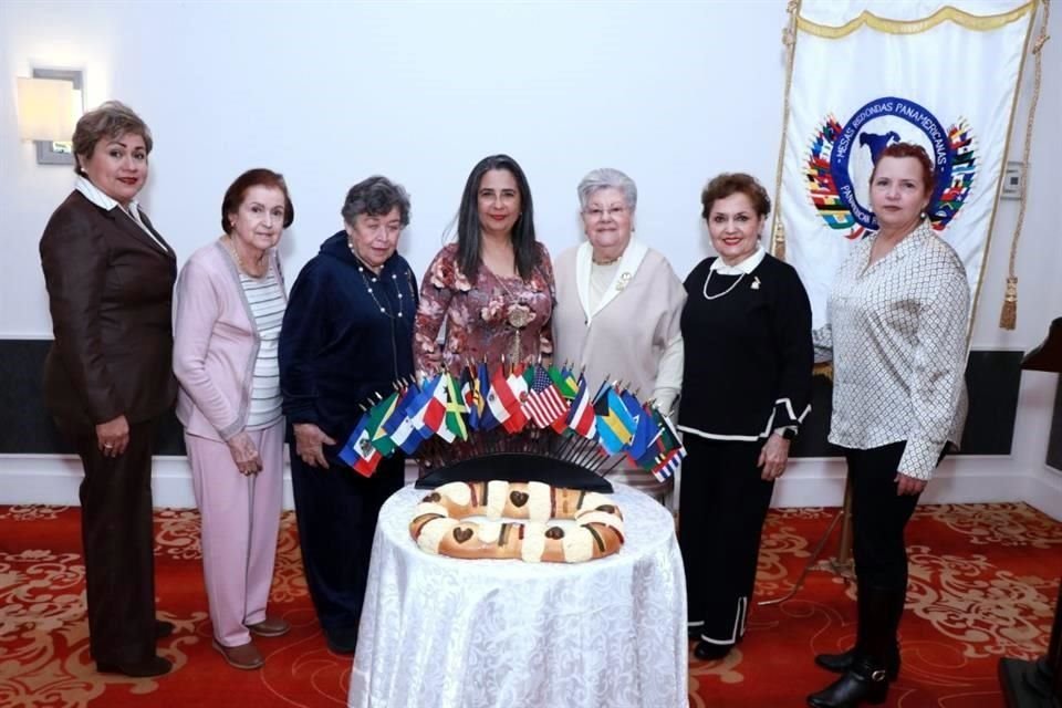 Meli Vidal, Carmen de De Zamacona, Eva Peña, Alicia Silva de Quiroga, Silvia Gámez, Lety Pope y Ángela De Zamacona