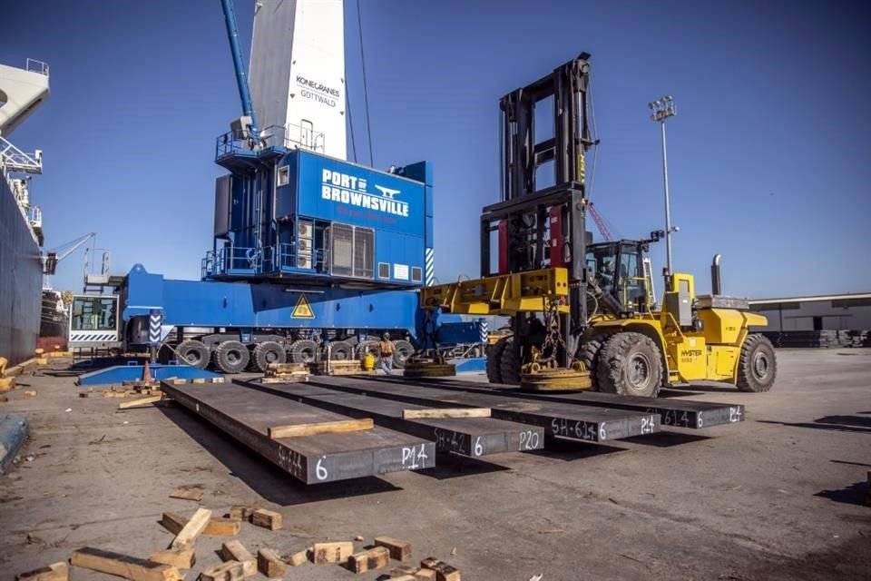 Cerca del 80% del acero que mueve el Puerto de Brownsville va hacia la industria automotriz mexicana.