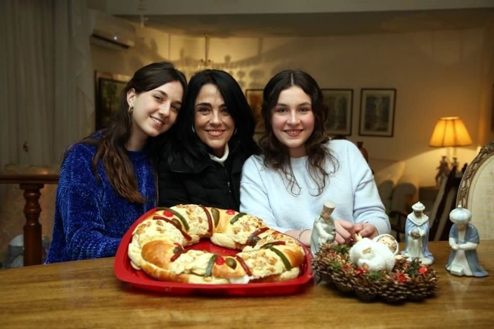 Ana Daniela Treviño Dávalos, Margarita Dávalos de Treviño y Mariangel Treviño Dávalos