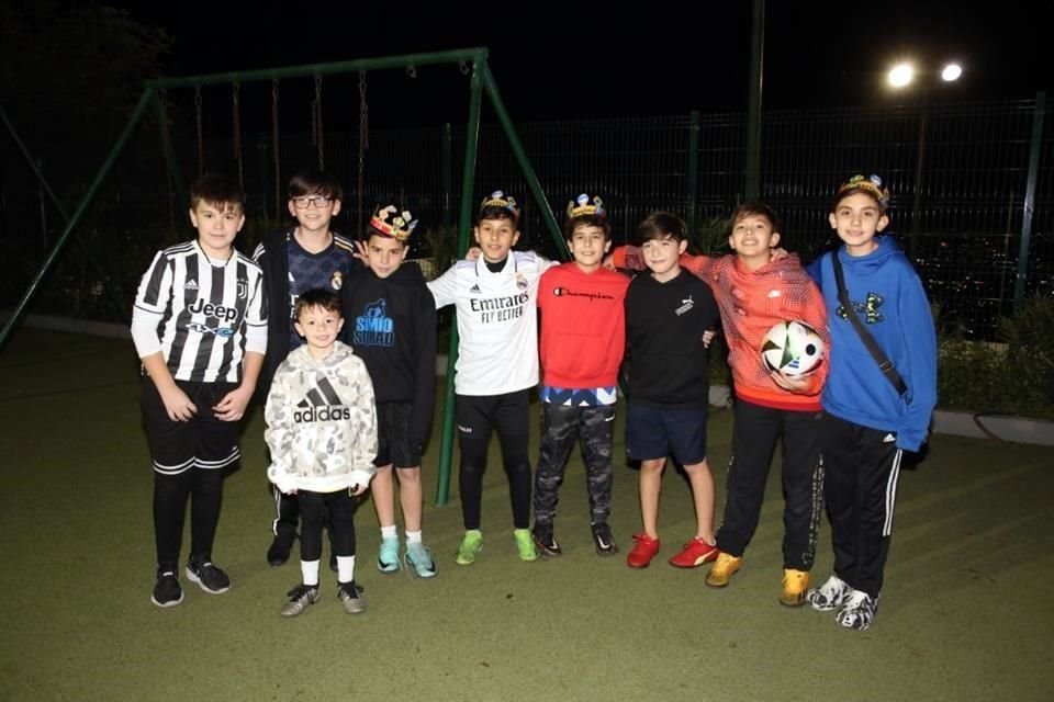 Fernando Farías, Roberto Farías, Carlos Zamudio, Genaro Zamudio, Mateo Cuéllar, Paolo Decanini, Diego Tamez, Diego Castellanos y César Abarca