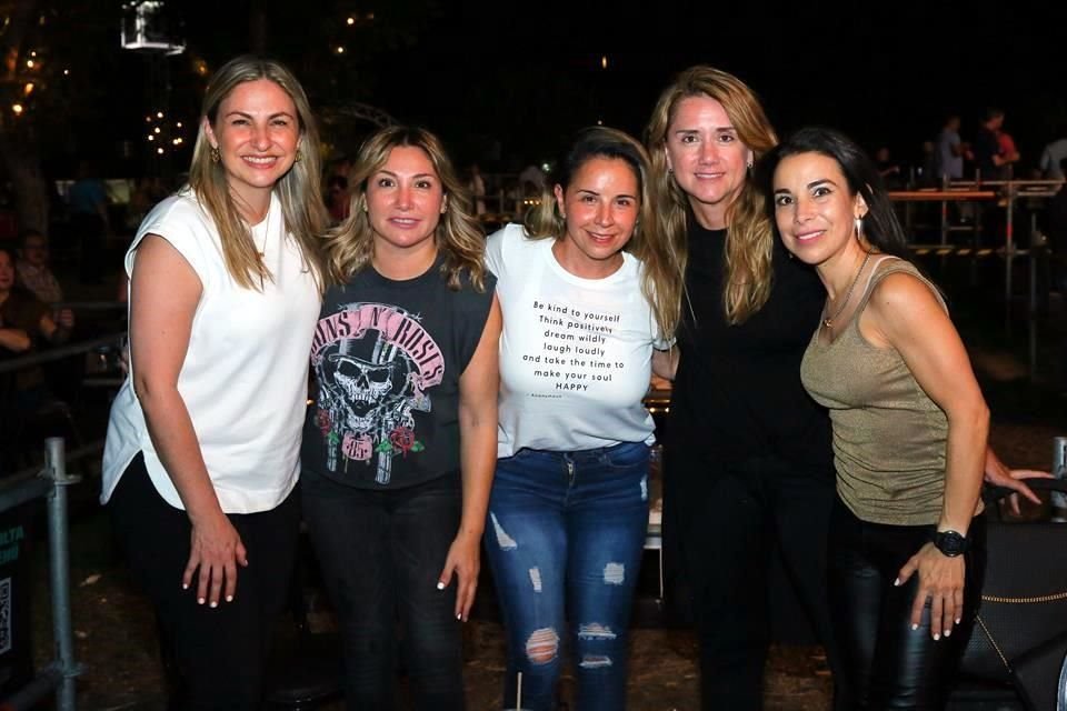 Caro Martínez, Marcela Gaxiola, Gaby Leal, Karla Leal y Martha González
