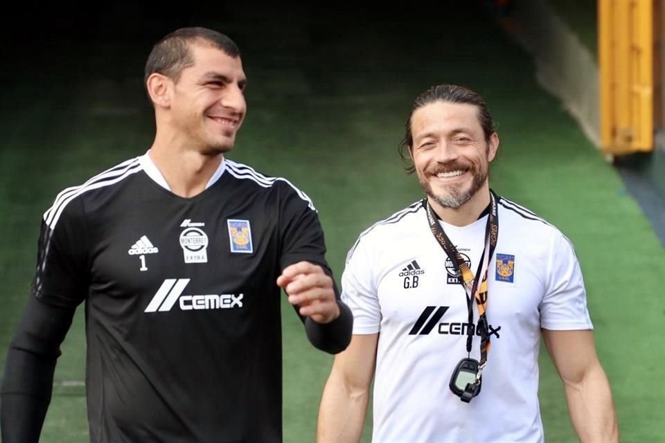 Los Tigres entrenaron esta mañana en el Estadio Universitario.
