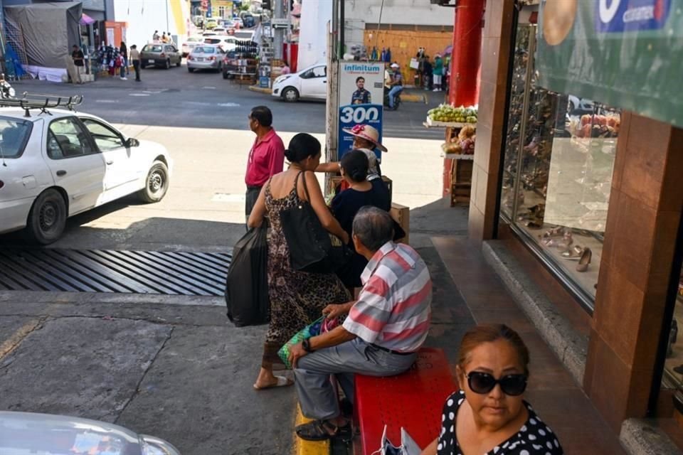 A la espera de conseguir un medio de transporte.