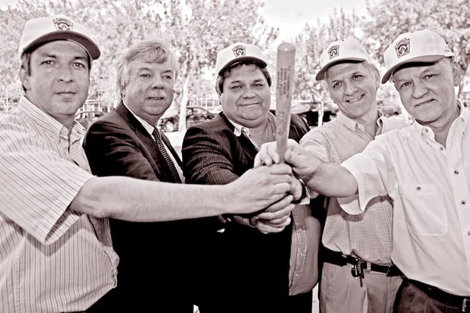 Con sus hermanos: Alberto, Rodrigo, Bernardo y Billy Bremer (finado), en el 2006