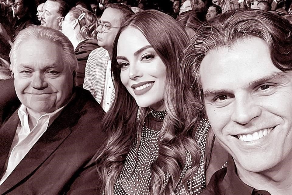 Con Ximena Navarrete y su esposo Juan Carlos Valladares