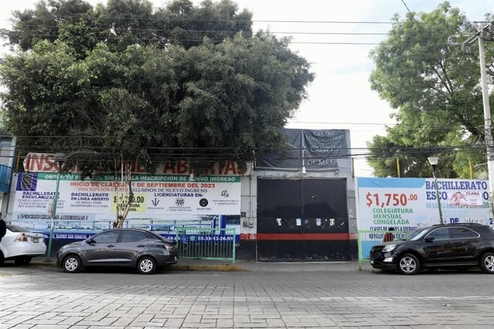 El Centro Universitario Cúspide de México se ubica en el Barrio de San Lucas, en Iztapalapa.