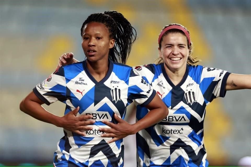 Con gol de Jermaine Seoposenwe (izq.), las Rayadas rescataron el empate en Pachuca.