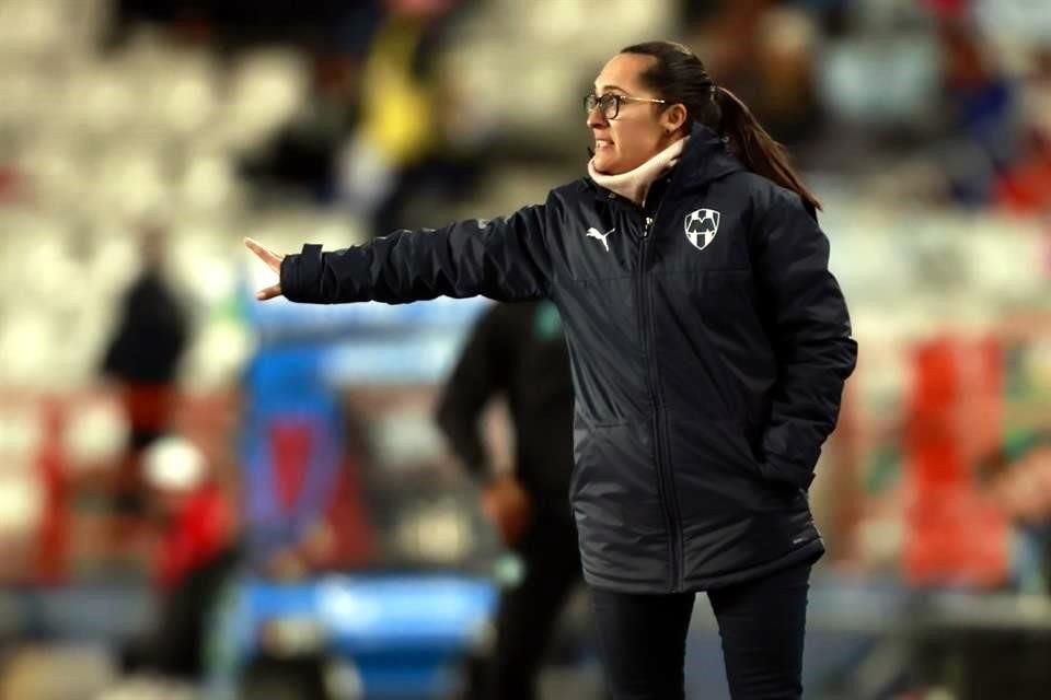Amelia Valverde tuvo su primer partido como entrenadora de Rayadas.