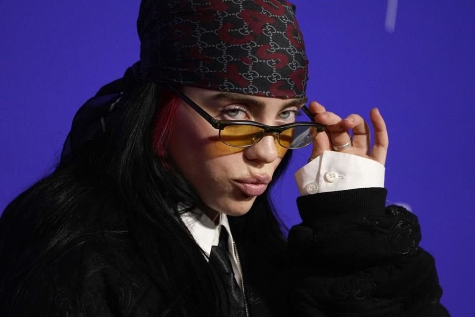 Billie Eilish ganó, con la pieza 'What Was I Made For?', el Premio a Mejor Canción Original en los Globos de Oro 2024.