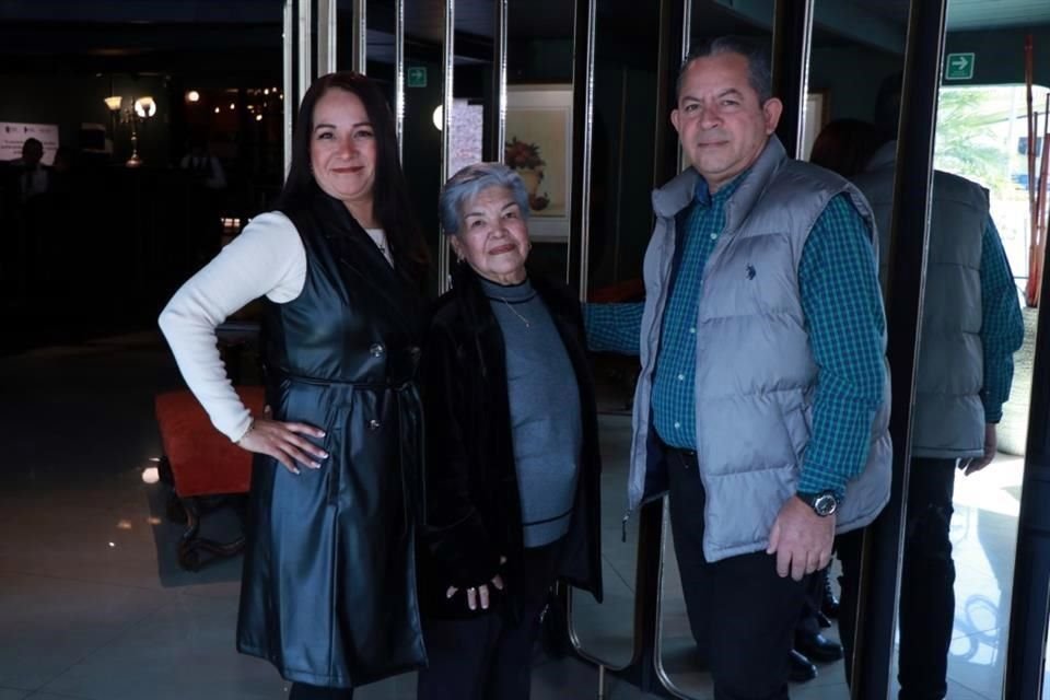 Verónica Rodríguez, María Garza y Roberto Sánchez
