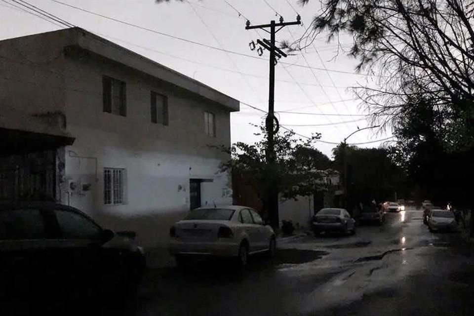 Vecinos de Cumbres reúnen firmas de distintos sectores para pedir a CFE dar mantenimiento a sus equipos de la zona, ante fallas recurrentes.