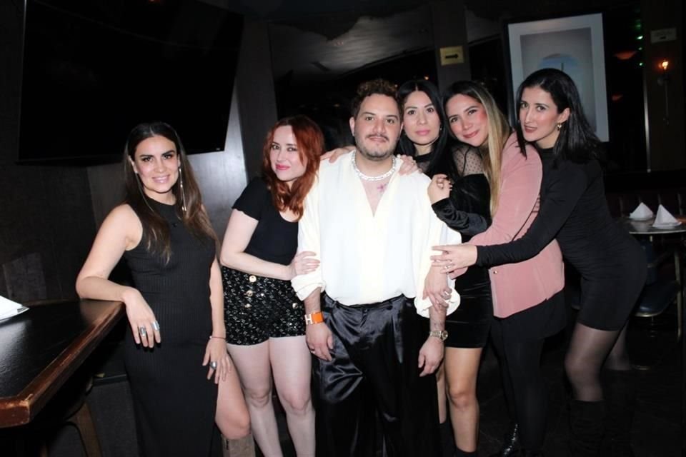 Candy Madera, Brenda De la Fuente, Diego Elizondo, Juanita Rodríguez, Marcia Moreno y Lucero Herrera