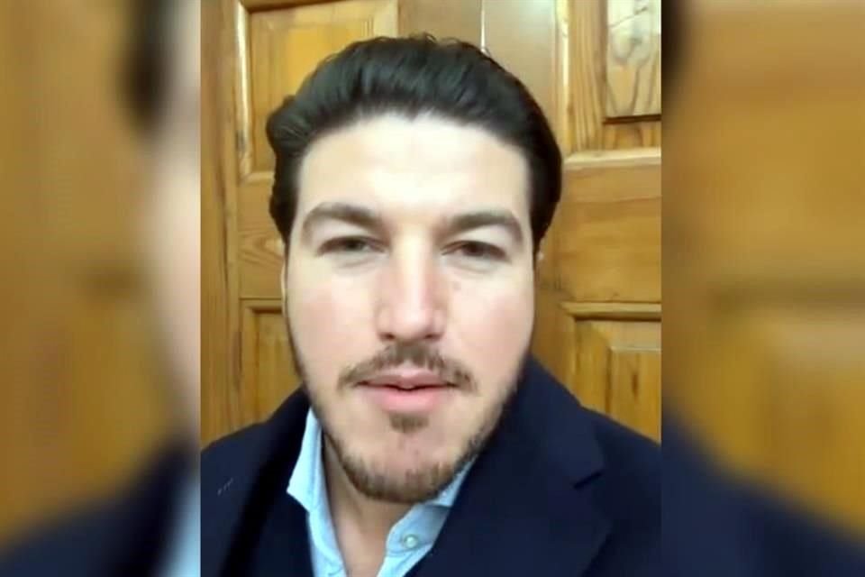 Samuel García acusa al INE de permitir a las precandidatas de Morena y el Frente Amplio opositor violar la ley.