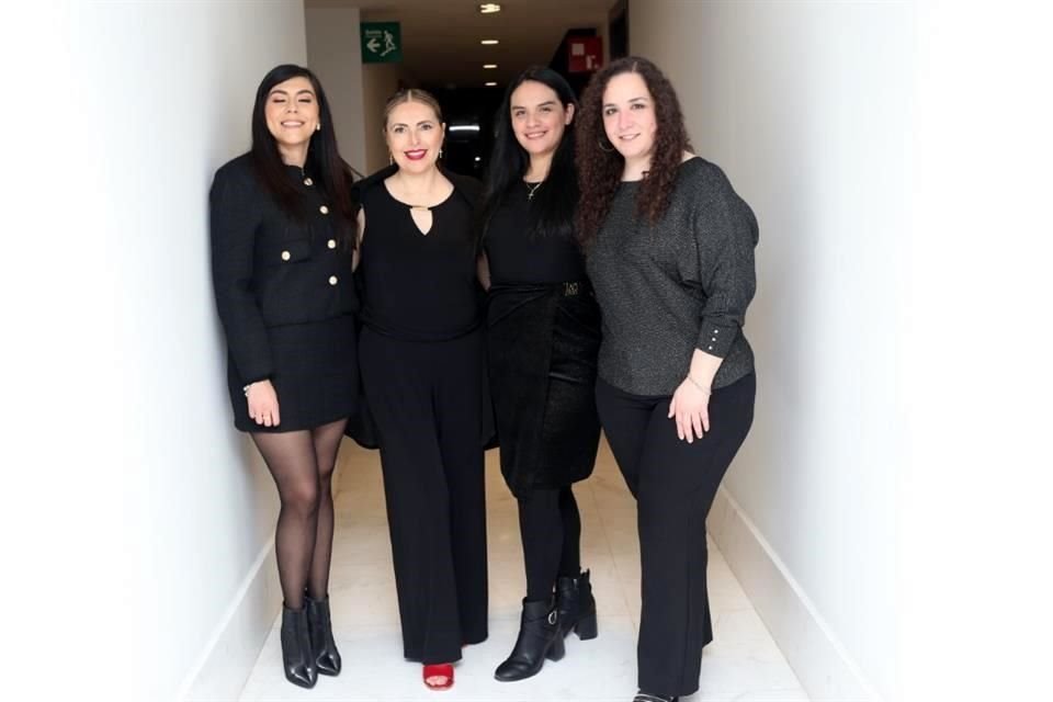 Cecilia Calvillo, Yami Carranza, Karla Moreno y Brenda Rentería