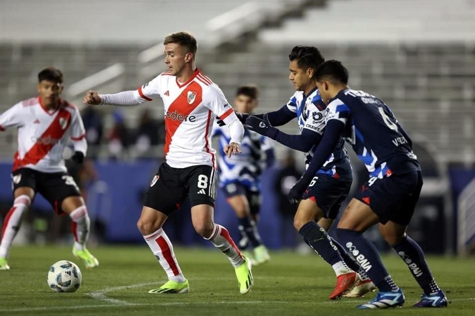 Rayados y River Plate igualaron este miércoles 1-1 en duelo amistoso jugado en Dallas Texas, donde Rodrigo Aguirre y Andrés Herrera anotaron los goles.