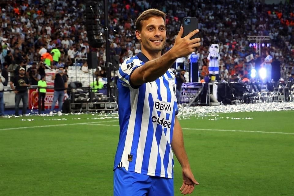 Sergio Canales ha dado chispazos de su talento en los pocos juegos que ha tenido en Rayados.