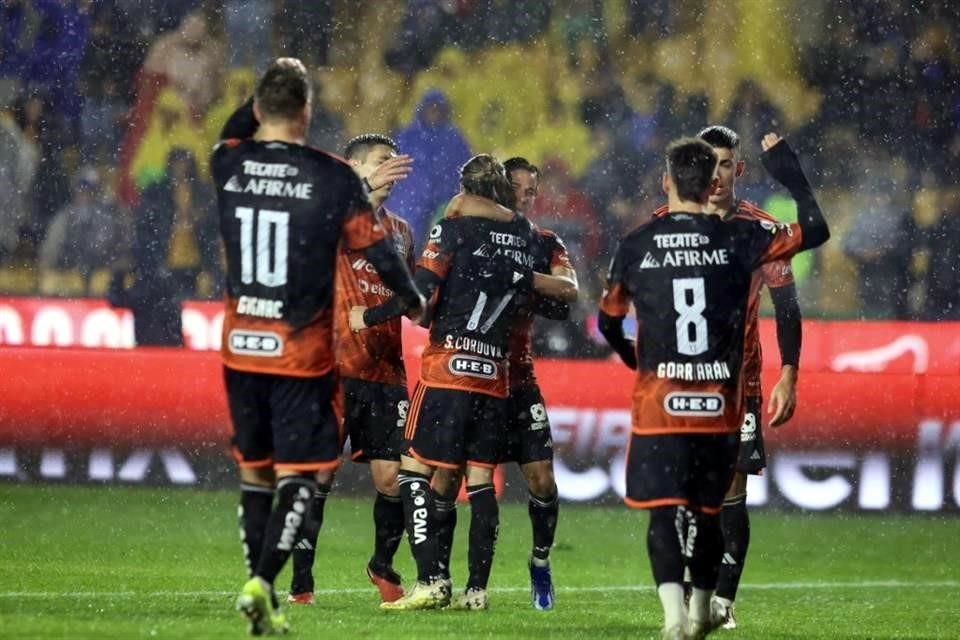 Sebastián Córdova le dio la victoria a los Tigres con un zurdazo dentro del área.