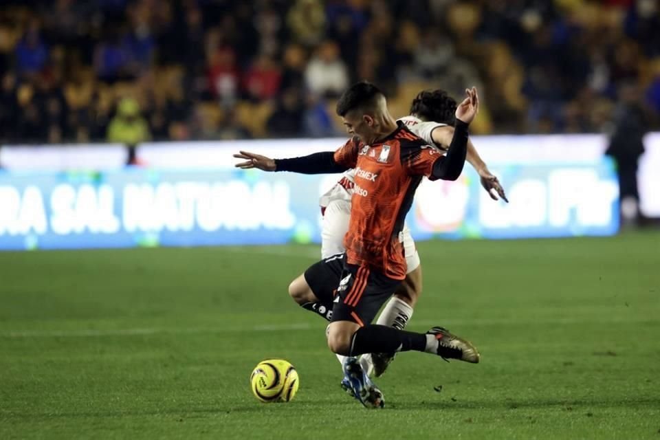 Juan Brunetta metió el centro para el gol de Córdova.