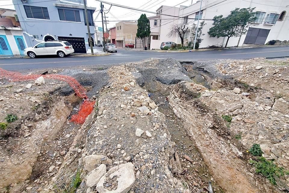 Los trabajos inconclusos se extienden desde la Avenida Juan de Ayolas, en Cumbres, hasta la calle Vía Andrómeda, en Condocasa Cumbres.