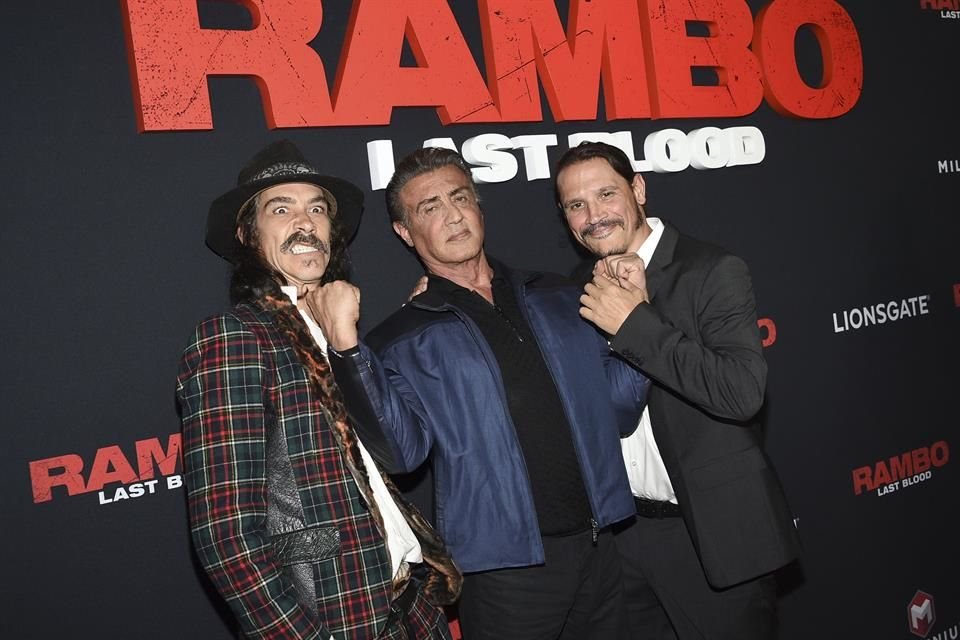 En 'Rambo: Last Blood', Sergio Peris-Mencheta (derecha) trabajó con Sylvester Stallone (centro) y Óscar Jaenada (izquierda).