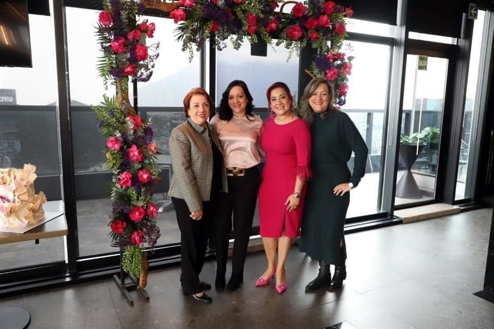 Juanita Hernández, Laura Hernández, Martha Hernández de Rojas y Elisa Hernández