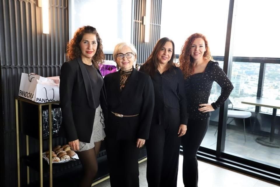 Rosario Cavazos, Rosy de Hernández, Lydia Elizondo y Hortensia Buentello