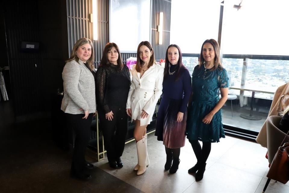 Olivia Gutiérrez, Brenda Gallegos, Esthela Treviño, Mayra Escamilla y Claudia Vela