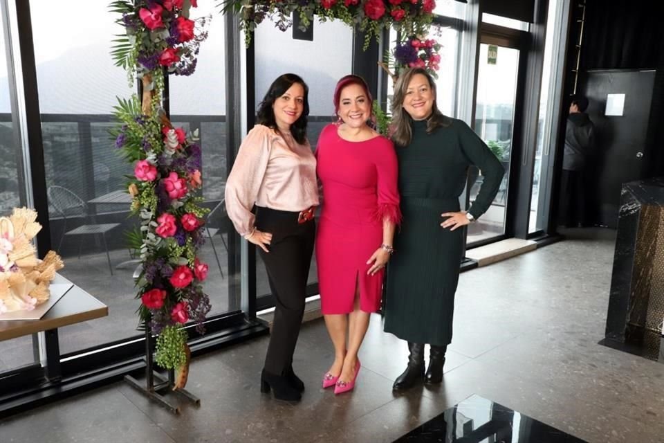 Laura Hernández, Martha Hernández de Rojas y Elisa Hernández