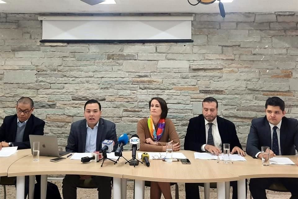 Integrantes del Observatorio Ciudadano del Sistema Estatal Anticorrupción rindieron el Informe Anual.