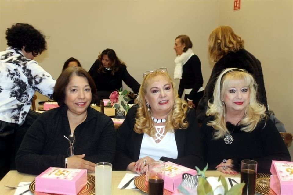 Blanca Silva de Rodríguez, Sara Alicia Chapa de Torres y Aurora Chapa de Cuervo