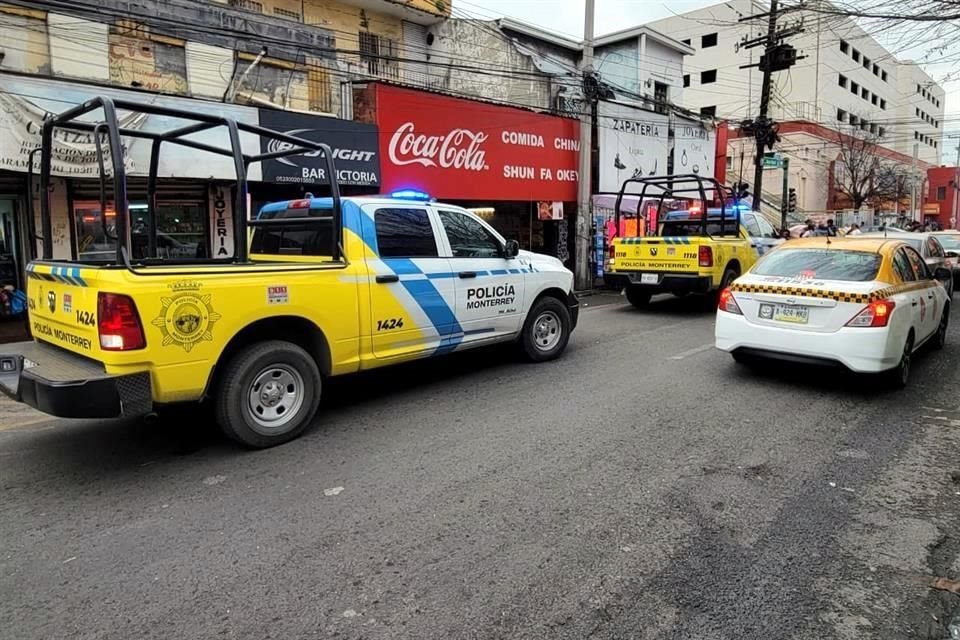 La movilización inició alrededor de las 14:00 horas en la Calle Colegio Civil entre Aramberri y Albino Espinosa.