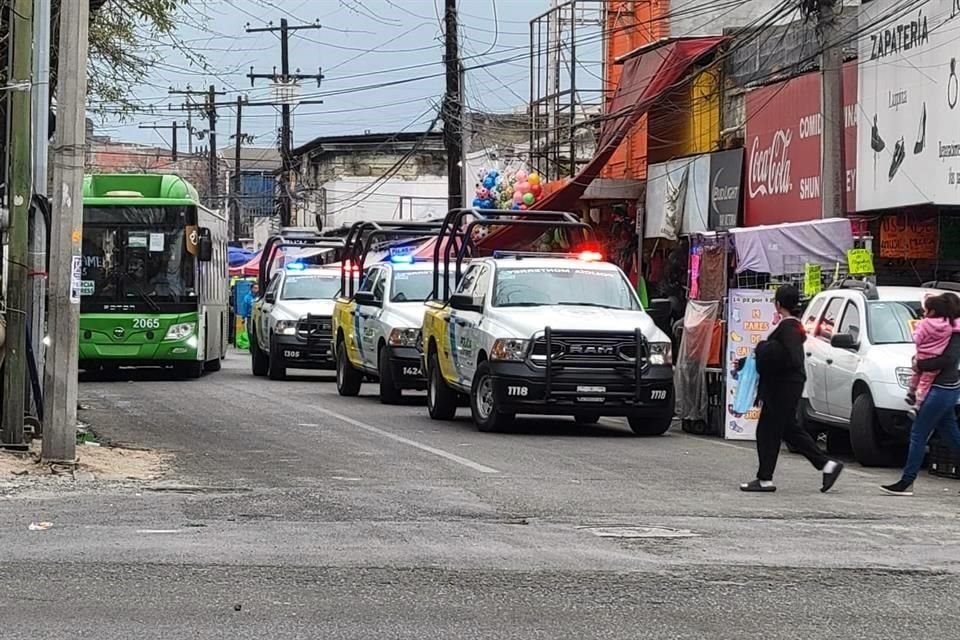 La movilización inició alrededor de las 14:00 horas en la Calle Colegio Civil entre Aramberri y Albino Espinosa.