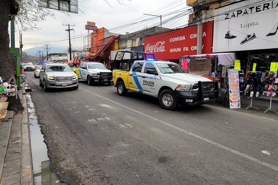 La movilización inició alrededor de las 14:00 horas en la Calle Colegio Civil entre Aramberri y Albino Espinosa.