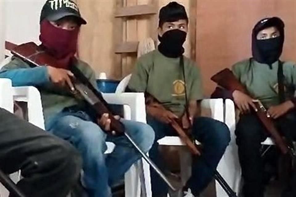 El Gobierno de Guerrero presentará una denuncia contra la CRAC por armar a los niños.