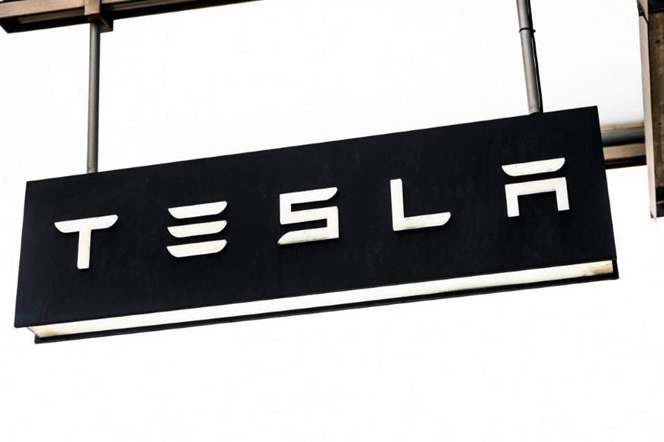 En primer trimestre de 2024, Tesla registró caída de 8.5% anual en el volumen de sus ventas, la primera desde la del segundo cuarto de 2020.