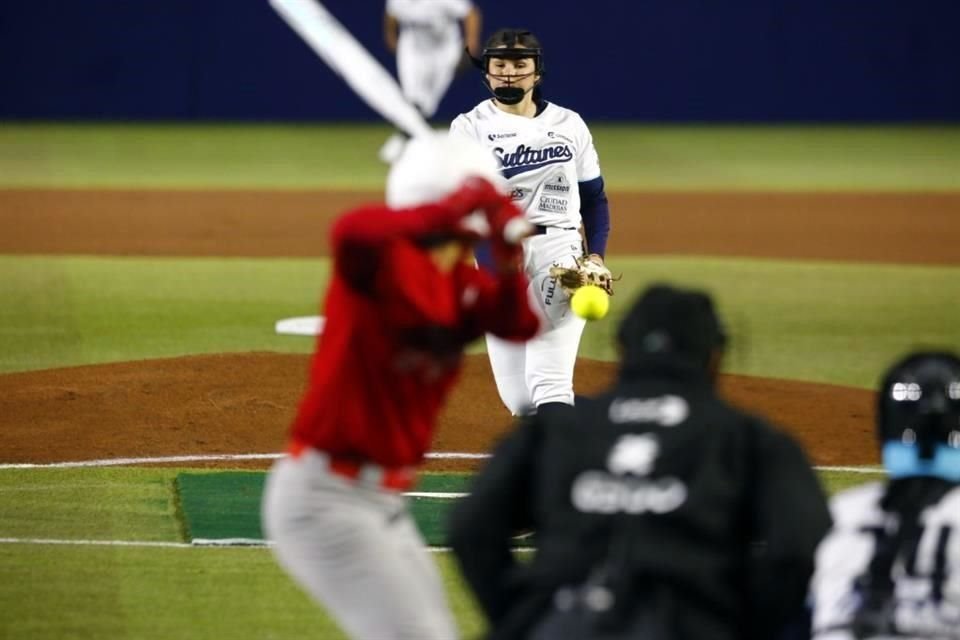 Buen nivel en el inicio del softbol Femenil en México.