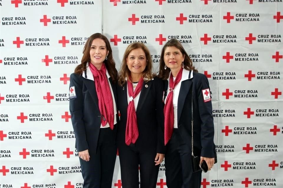 Mónica Martínez de De la Garza, Nelva Ramírez de Garza y Catalina Carrillo de Garza