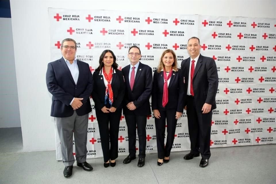 Mauricio Zambrano, Mónica Díaz de Zambrano, Carlos Fernández Sepúlveda, Nelva Ramírez de Garza y Rogelio Ayala García