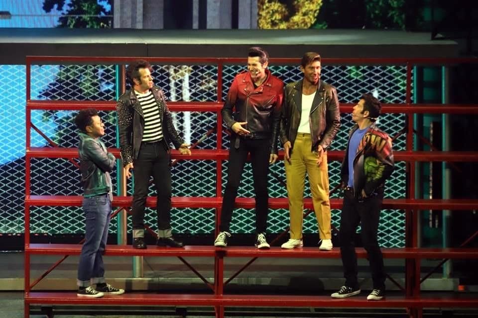 Producida por Alex Gou y Rubín, el musical dividido en dos actos cuenta la historia de un grupo de chicos de la Preparatoria Nacional, que en el montaje del 84 eran de secundaria.