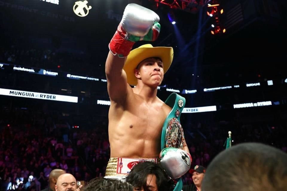 El mexicano sigue mostrando su poder de puños.