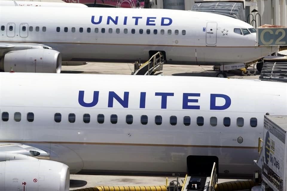 El primer vuelo de un avión 737 Max de United Airlines tuvo como destino Las Vegas.