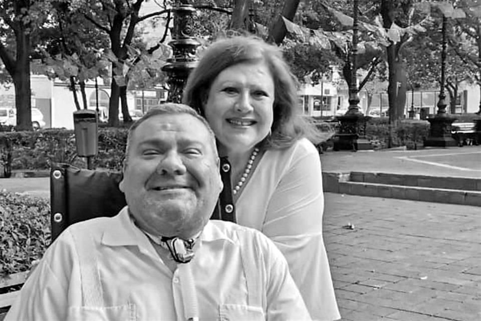 Juan Ángel Ruiz, con su mamá San Juana Cruz