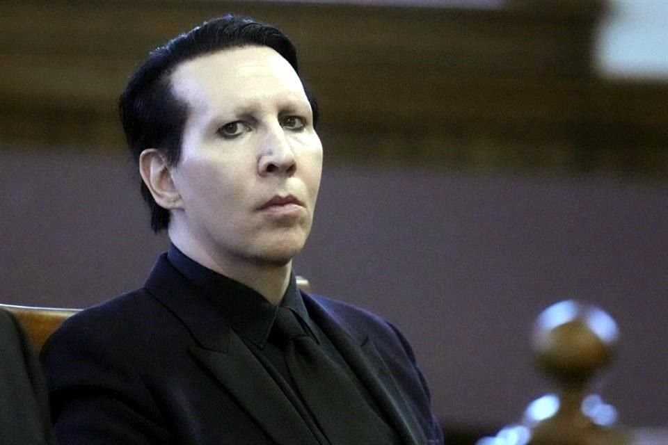 Una jueza le ordenó a Marilyn Manson pagar los honorarios legales que su ex, la actriz Evan Rachel Wood, gastó en una demanda en su contra.