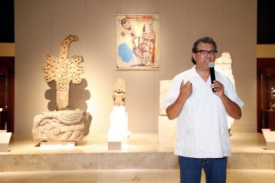 Las obras del artista visual, fundador y director del Centro Cultural La Curtiduría en Oaxaca, ofrecen una visión de dos mundos: rural y urbano.